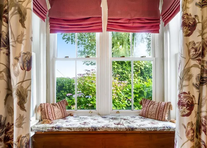 Hill House * Clifden