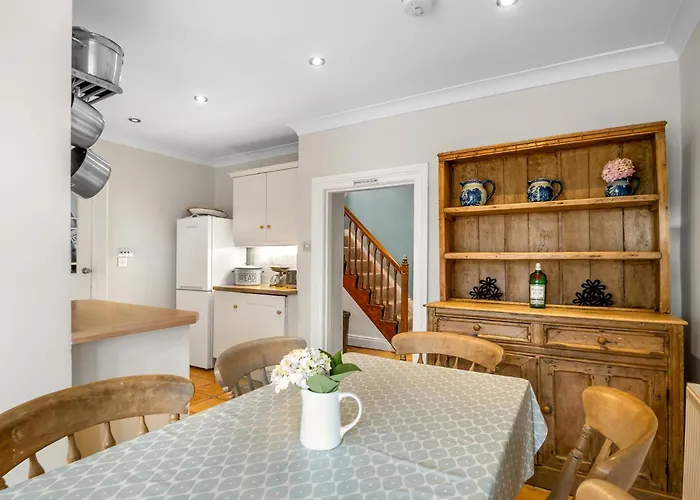 Hill House 度假居 *